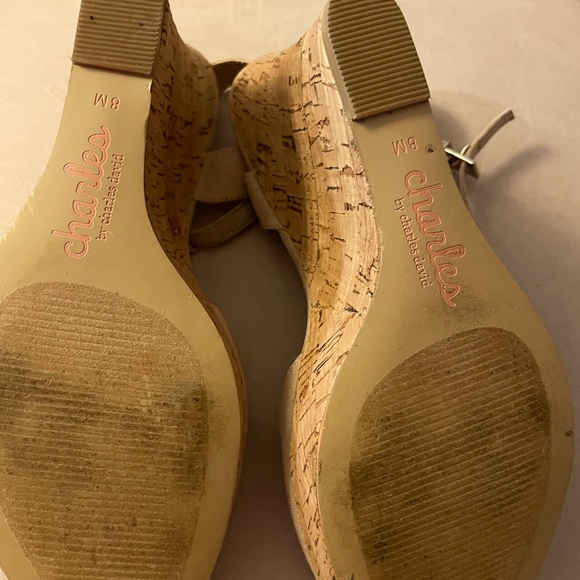 Charles David wedges size 8 - Picture 4 of 4